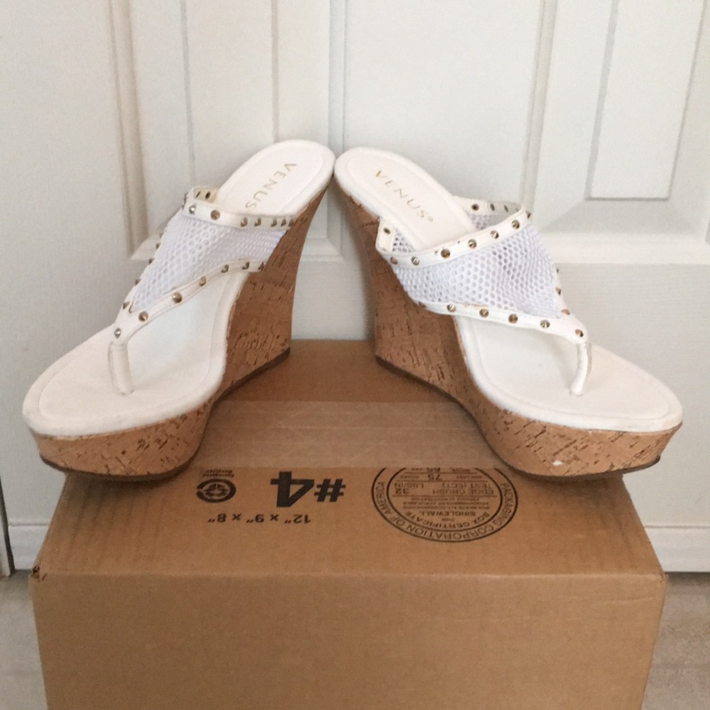 New Venus White 5 1/4” Wedge Cork Sandals Size 10